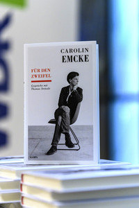 Anke Engelke und Carolin Emcke auf der lit.Cologne 2022 in Köln