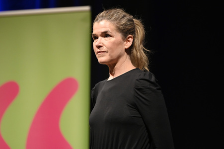 Anke Engelke und Carolin Emcke auf der lit.Cologne 2022 in Köln