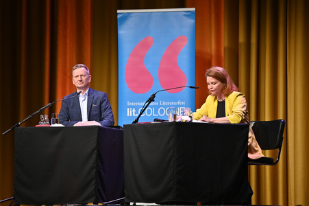Annette Frier und Michael Kessler auf der lit.Cologne 2022 in Köln