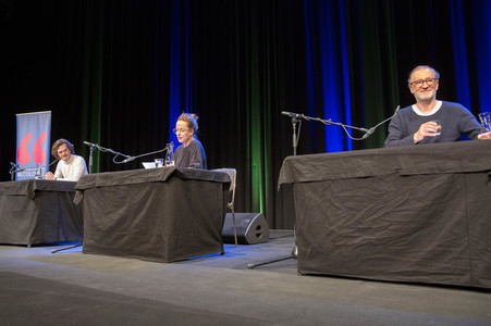 Claudia Michelsen, Justus Maier und Peter Lohmeyer auf der lit.Cologne 2022 in Köln