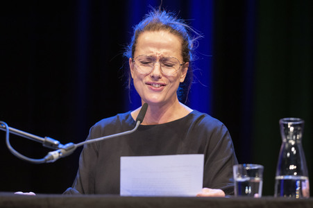 Claudia Michelsen, Justus Maier und Peter Lohmeyer auf der lit.Cologne 2022 in Köln