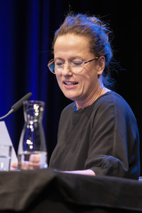 Claudia Michelsen, Justus Maier und Peter Lohmeyer auf der lit.Cologne 2022 in Köln