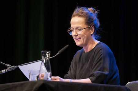 Claudia Michelsen, Justus Maier und Peter Lohmeyer auf der lit.Cologne 2022 in Köln