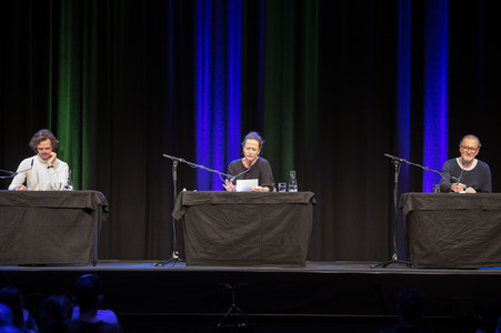 Claudia Michelsen, Justus Maier und Peter Lohmeyer auf der lit.Cologne 2022 in Köln