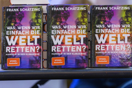 Frank Schätzing und Peter Wohlleben auf der lit.Cologne 2022 in Köln