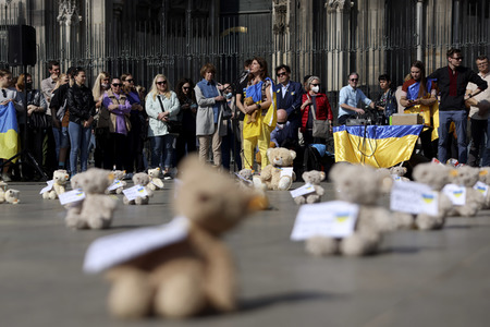 Kundgebung 'Frieden für Europa! Schützt die Kinder der Ukraine' in Köln