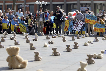 Kundgebung 'Frieden für Europa! Schützt die Kinder der Ukraine' in Köln