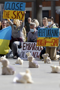 Kundgebung 'Frieden für Europa! Schützt die Kinder der Ukraine' in Köln