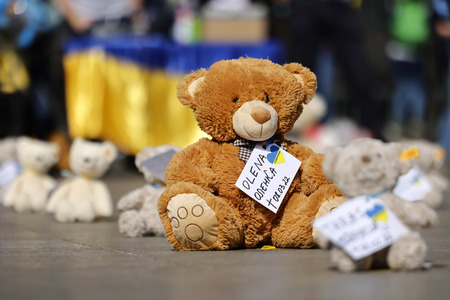 Kundgebung 'Frieden für Europa! Schützt die Kinder der Ukraine' in Köln