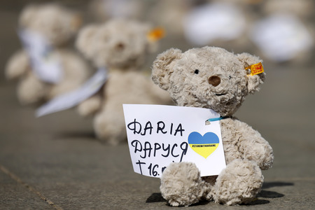 Kundgebung 'Frieden für Europa! Schützt die Kinder der Ukraine' in Köln