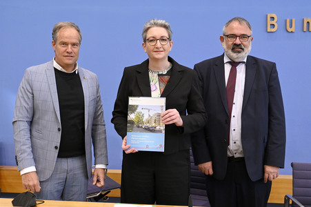 Bundespressekonferenz Bundesweite Baulandumfrage in Berlin