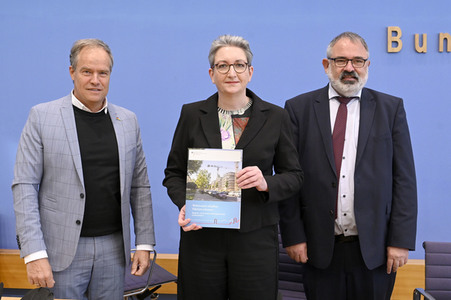 Bundespressekonferenz Bundesweite Baulandumfrage in Berlin
