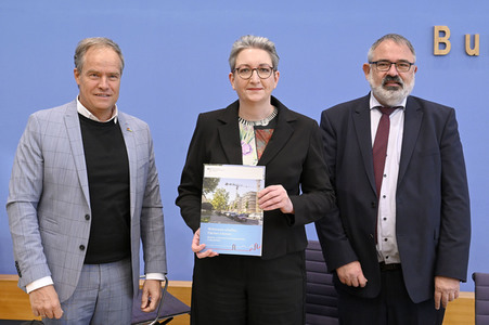 Bundespressekonferenz Bundesweite Baulandumfrage in Berlin
