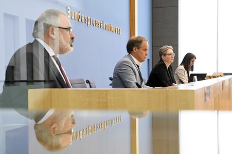 Bundespressekonferenz Bundesweite Baulandumfrage in Berlin