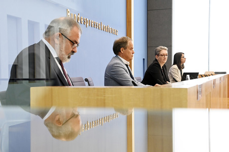Bundespressekonferenz Bundesweite Baulandumfrage in Berlin