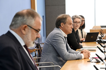 Bundespressekonferenz Bundesweite Baulandumfrage in Berlin