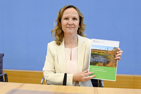 Bundespressekonferenz zum Aktionsprogramm Natürlicher Klimaschutz in Berlin