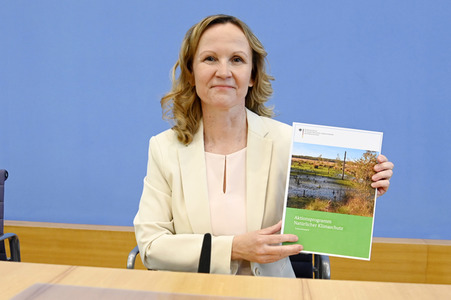Bundespressekonferenz zum Aktionsprogramm Natürlicher Klimaschutz in Berlin