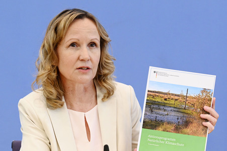 Bundespressekonferenz zum Aktionsprogramm Natürlicher Klimaschutz in Berlin