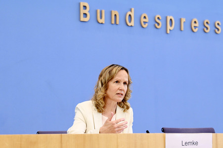 Bundespressekonferenz zum Aktionsprogramm Natürlicher Klimaschutz in Berlin