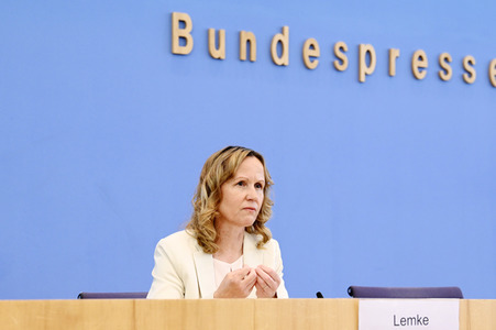 Bundespressekonferenz zum Aktionsprogramm Natürlicher Klimaschutz in Berlin