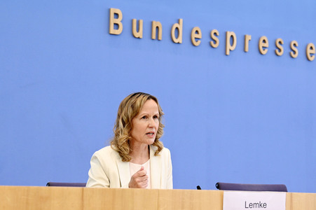 Bundespressekonferenz zum Aktionsprogramm Natürlicher Klimaschutz in Berlin