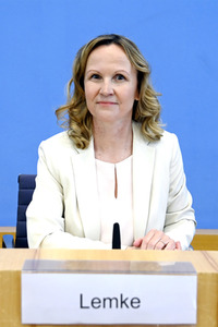 Bundespressekonferenz zum Aktionsprogramm Natürlicher Klimaschutz in Berlin