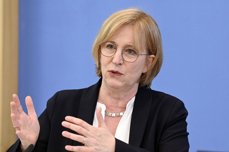 Bundespressekonferenz zum Aktionsprogramm Natürlicher Klimaschutz in Berlin