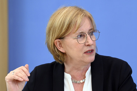 Bundespressekonferenz zum Aktionsprogramm Natürlicher Klimaschutz in Berlin