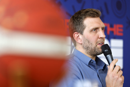 Pressekonferenz mit Dirk Nowitzki in Köln