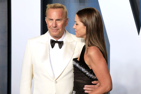 Vanity Fair Oscar Party 2022 in Beverly Hills
