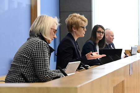 Bundespressekonferenz Vorstellung der aktualisierten Konjunkturprognose in Berlin
