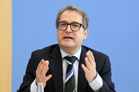 Bundespressekonferenz Vorstellung der aktualisierten Konjunkturprognose in Berlin