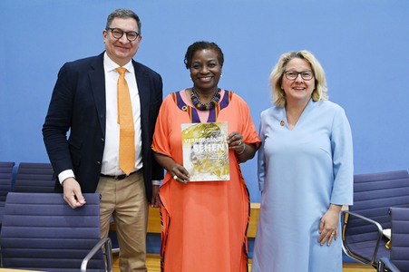 Bundespressekonferenz Vorstellung des UNFPA-Weltbevölkerungsberichts 2022 in Berlin