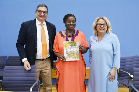 Bundespressekonferenz Vorstellung des UNFPA-Weltbevölkerungsberichts 2022 in Berlin