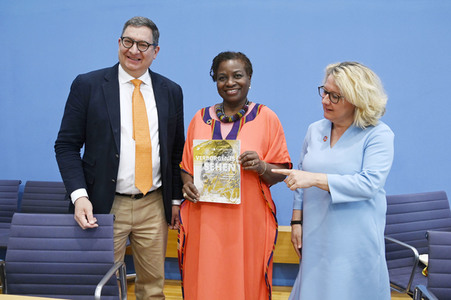 Bundespressekonferenz Vorstellung des UNFPA-Weltbevölkerungsberichts 2022 in Berlin