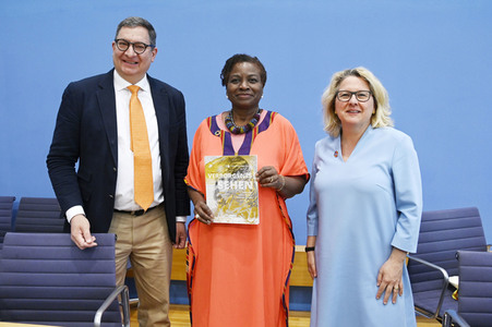 Bundespressekonferenz Vorstellung des UNFPA-Weltbevölkerungsberichts 2022 in Berlin