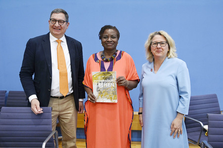 Bundespressekonferenz Vorstellung des UNFPA-Weltbevölkerungsberichts 2022 in Berlin