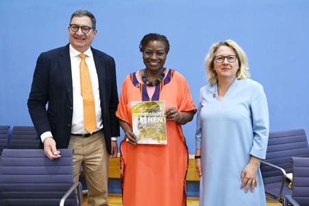 Bundespressekonferenz Vorstellung des UNFPA-Weltbevölkerungsberichts 2022 in Berlin