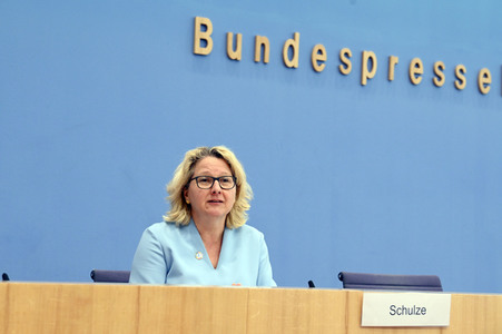 Bundespressekonferenz Vorstellung des UNFPA-Weltbevölkerungsberichts 2022 in Berlin