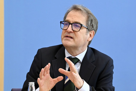 Bundespressekonferenz Vorstellung der aktualisierten Konjunkturprognose in Berlin