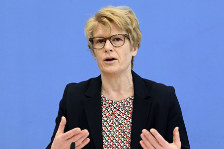 Bundespressekonferenz Vorstellung der aktualisierten Konjunkturprognose in Berlin