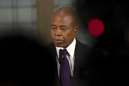 Pressekonferenz mit Eric Adams zur Obdachlosigkeit in New York