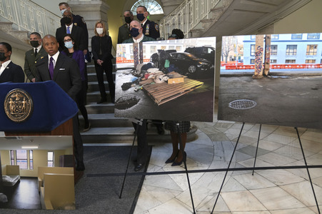 Pressekonferenz mit Eric Adams zur Obdachlosigkeit in New York