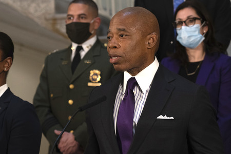 Pressekonferenz mit Eric Adams zur Obdachlosigkeit in New York