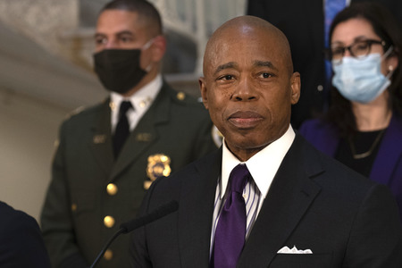 Pressekonferenz mit Eric Adams zur Obdachlosigkeit in New York