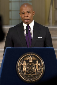 Pressekonferenz mit Eric Adams zur Obdachlosigkeit in New York