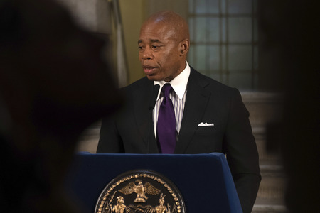 Pressekonferenz mit Eric Adams zur Obdachlosigkeit in New York