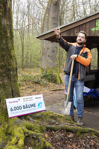 Eurowings und Flughafen Köln/Bonn pflanzen 6.000 Bäume im Königsforst bei Bergisch-Gladbach