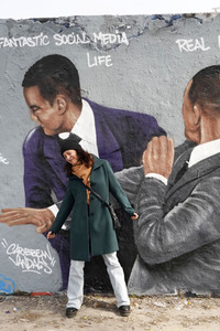 Oscar-Ohrfeige von Will Smith gegen Chris Rock als Graffito in Berlin